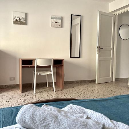Lorenzo'S House Catania City Centre - Comfortable Large Apartment With 2 Bedrooms And 2 Baths, Close To Trains, Metro And Bus Station Exterior foto